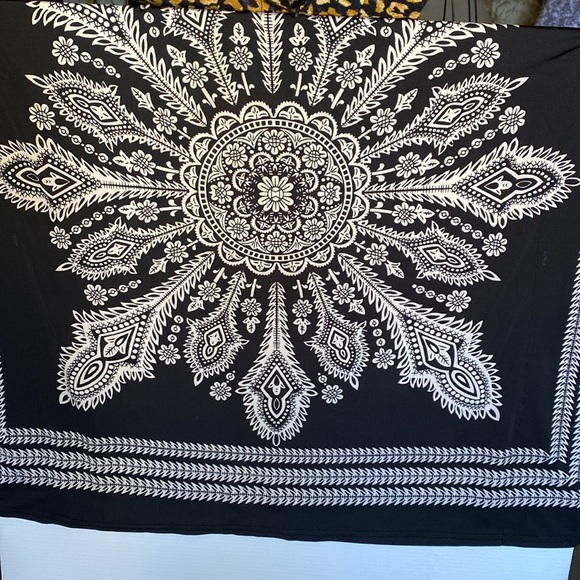 Black & white size small top - Picture 5 of 6